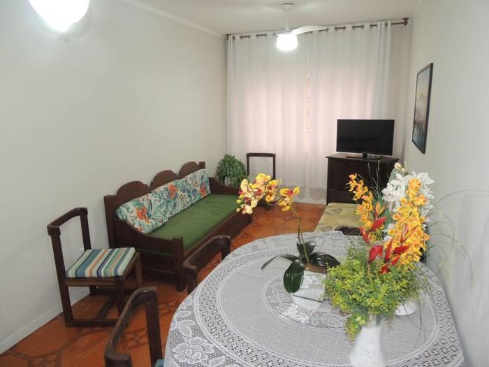 1 Dorm na Guaraci próximo aos Camelôs