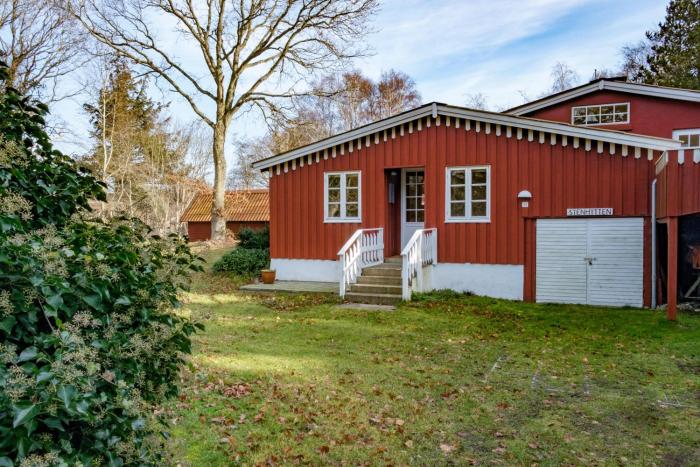 Amazing Home In Ebeltoft With 2 Bedrooms And Internet