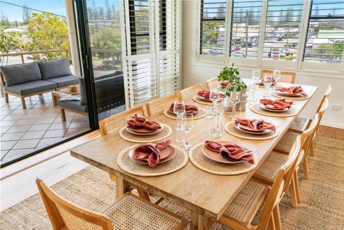 Cowrie House - Spacious, Modern holiday home