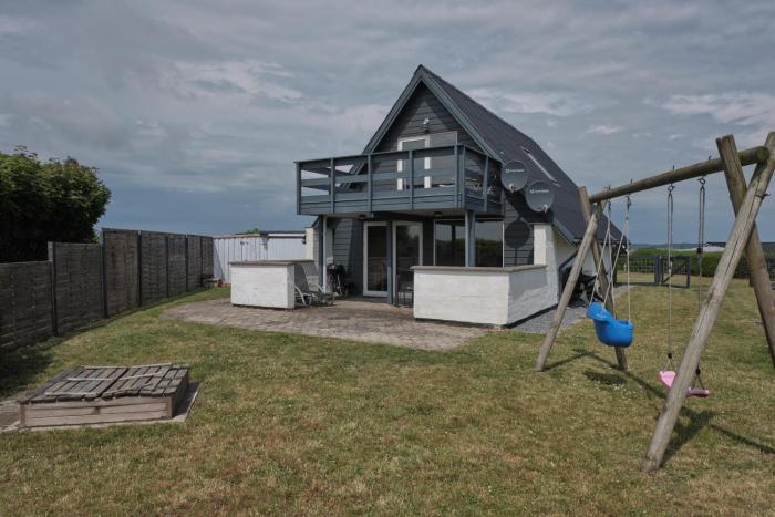 Nice Home In Ebeltoft With 4 Bedrooms, Sauna And Wifi