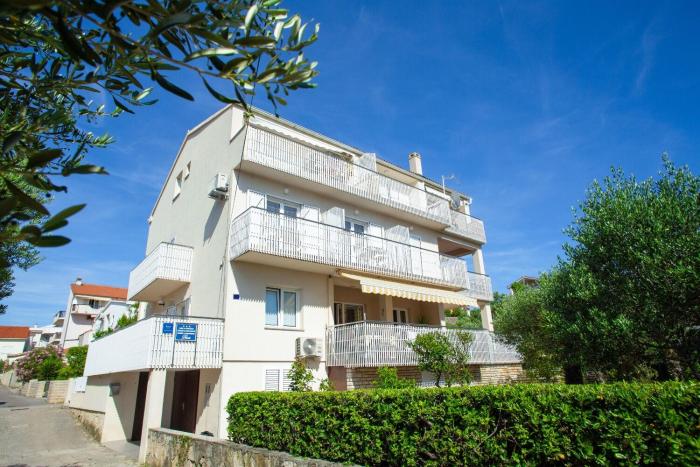 Apartments and Rooms Ivan