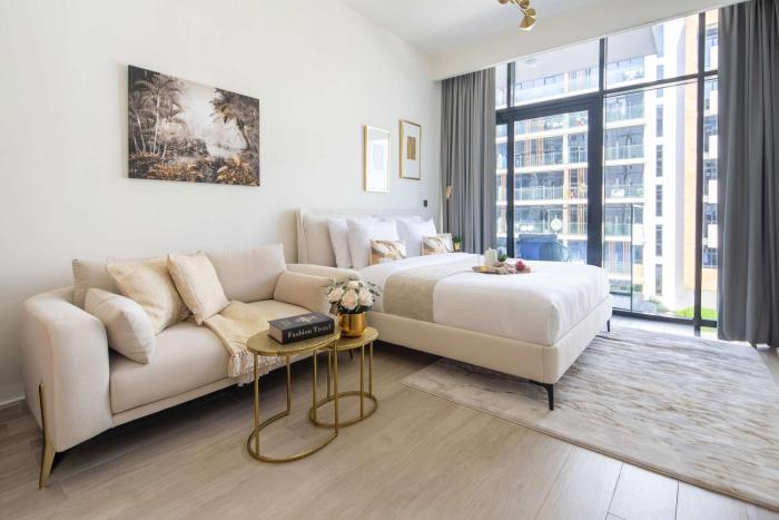 Frank Porter - Azizi Riviera 28