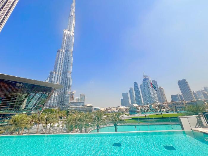 Luxury 1BR 5min to Dubai Mall Burj Khalifa View from pool