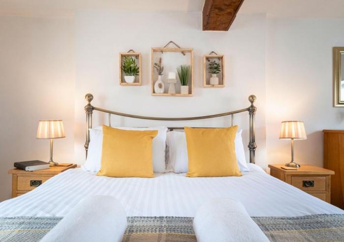 Distons Lane - Beautiful 2BD Home, Perfect For Family Retreat!