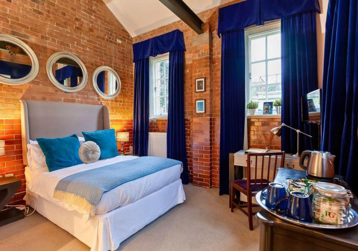 Duclos (Private Ensuite room) at Bicester Heritage