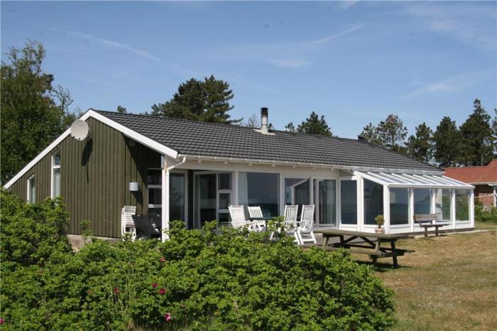 Awesome Home In Ebeltoft With 3 Bedrooms, Sauna And Internet