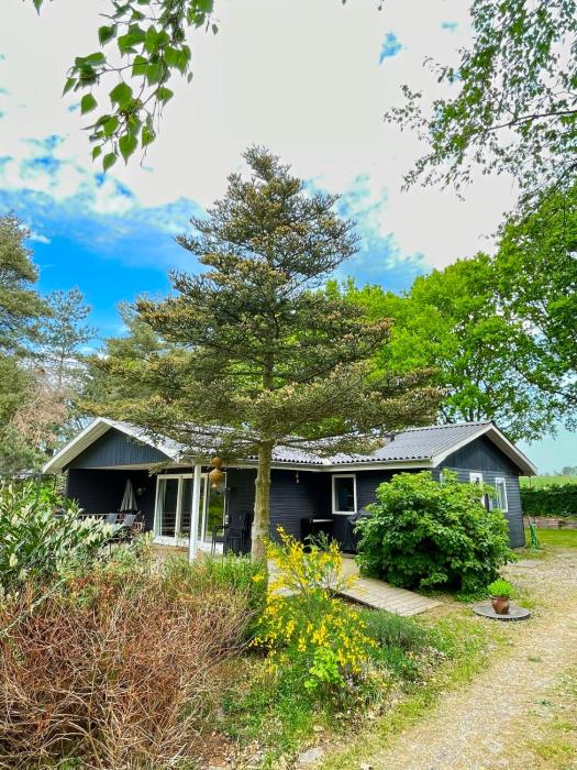 Cozy And Family-Friendly Holiday Cottage Near The Beach And Nature