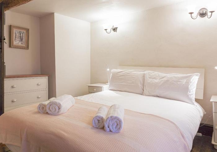 Honeypot Cottage - Charming Bolthole in Stow!