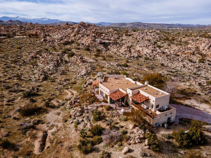 Boulder Horizons - PoolSpaCold Plunge on 5 acres