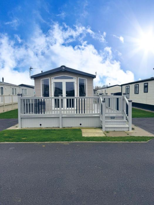 Golden Palm Resort - Swift Bordeaux - Coastal Caravan Breaks