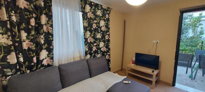 Airport Friendly House 3