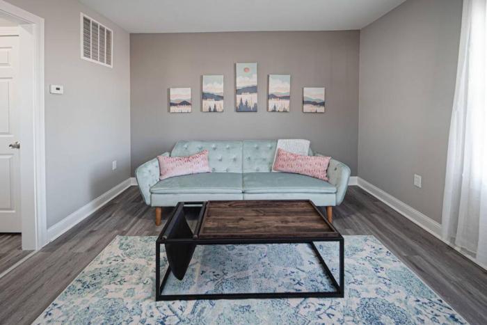 Delightful airy remodeled 1 1 Elsas