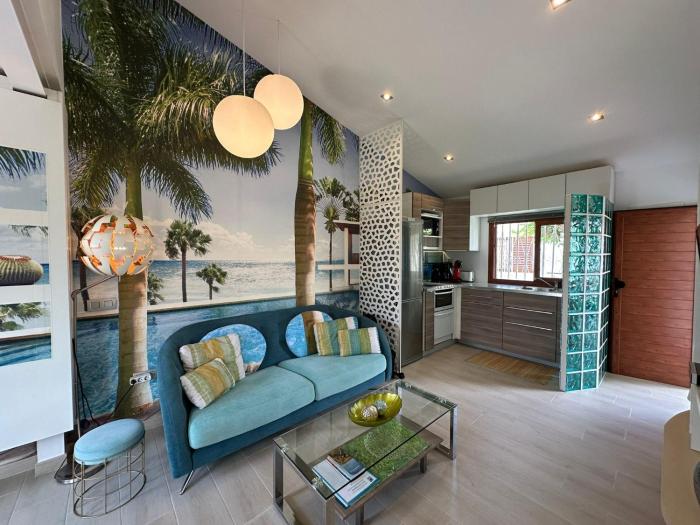 Parrot Cage - the Gay Villa