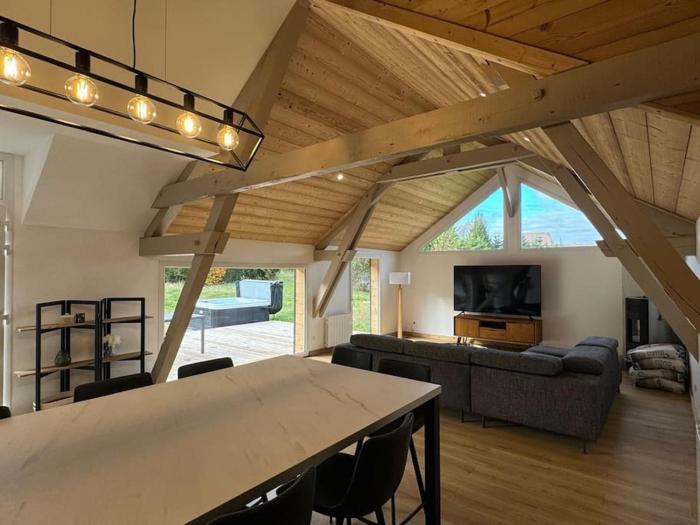 La Flânerie, spacieux loft au calme avec jacuzzi