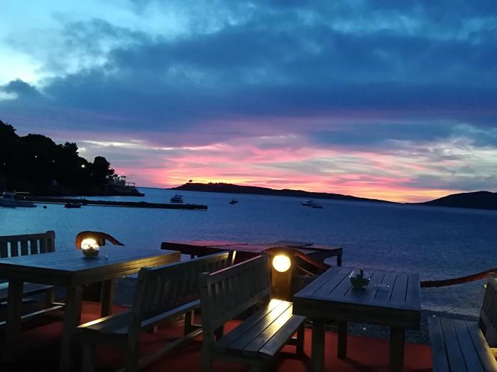 Apartments Lav Lustica