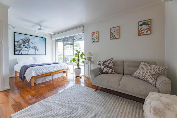 St Kilda Studio Apartment walking distance to the beach