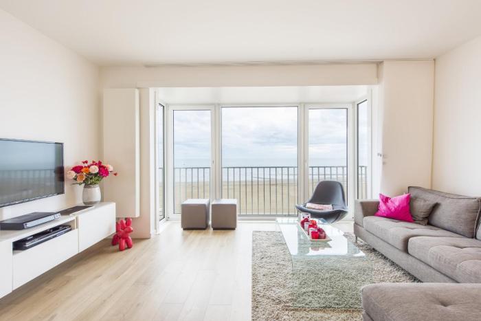 Modern Seaview Apartment at Koksijde Beach - 6 Guests