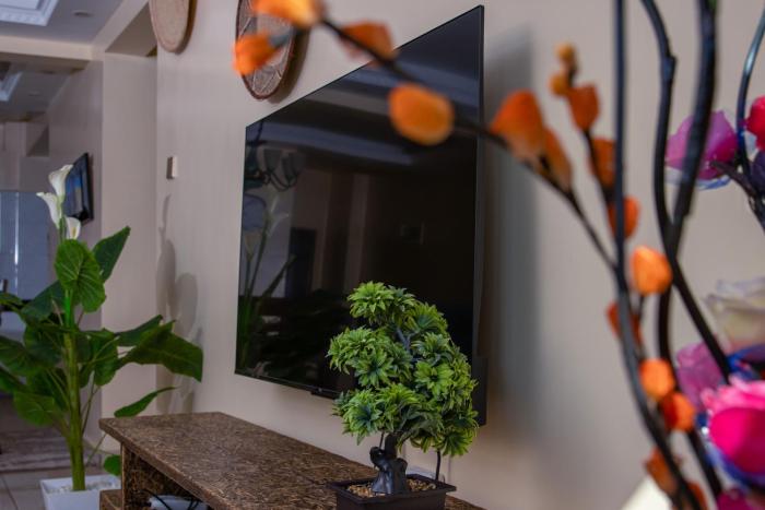 Kaisa Gardens, Home away from home