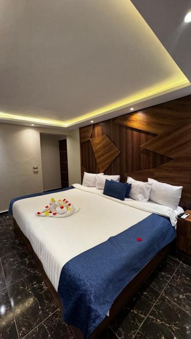 Pharaonic Pyramids Inn & jacuzzi