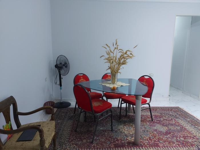 شقة مفروشة ثلاث غرف كبيرة سوبر لوكس اول سكن