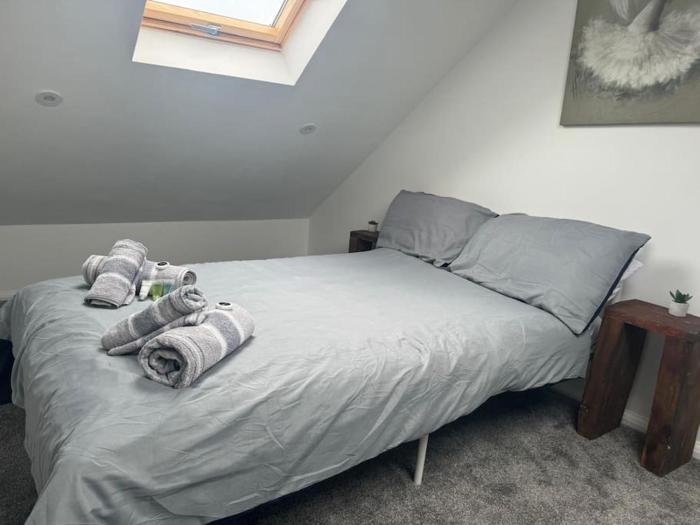 Modern City Studio Free Parking Close to Station