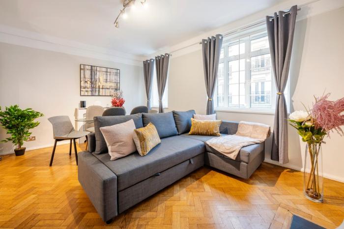 Welcome London Buckingham Palace