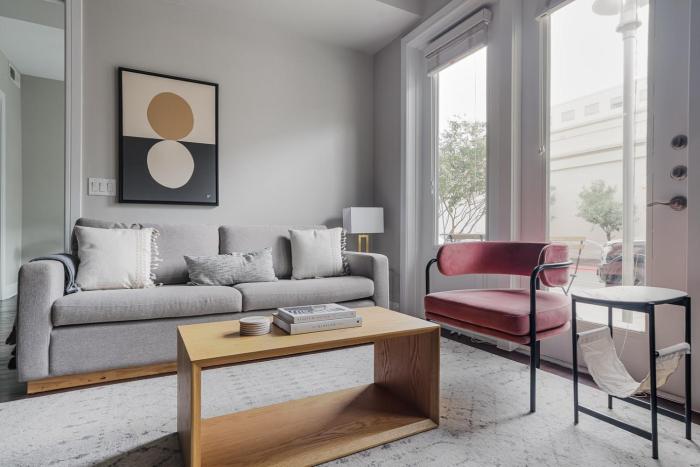 Blueground Domain gym pool wd nr shops ATX-285