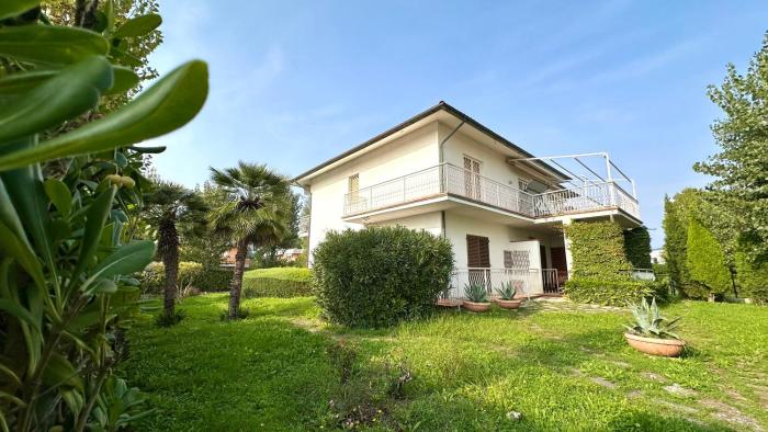 M292 - Marcelli, quadrilocale con giardino a 50mt dal mare