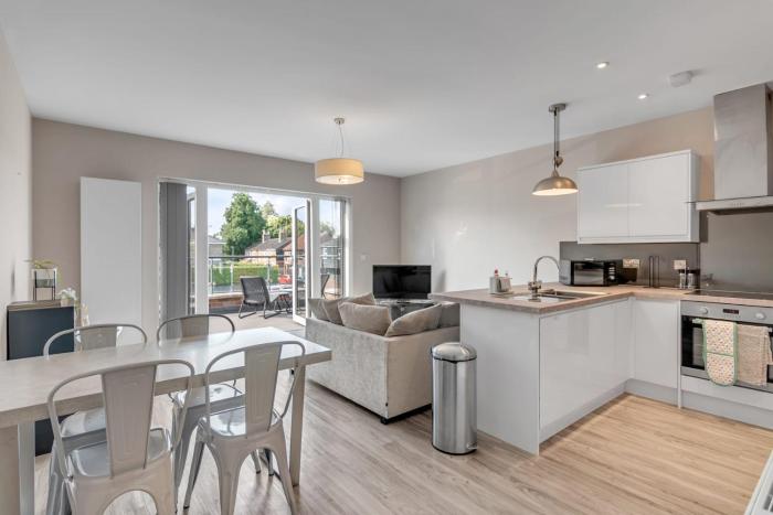 2-Bed on Dereham Road with Balcony Flat B