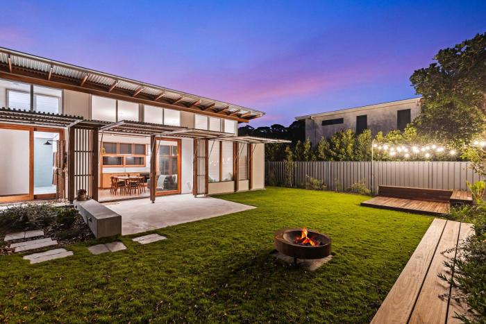 Serene Escape in Moffat Beach