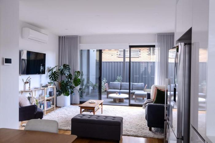 Luxe Altona Haven - Executive 3BR Family Townhouse