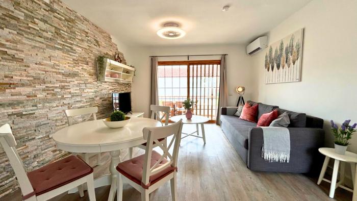 MarketHome Bouganvillas 2