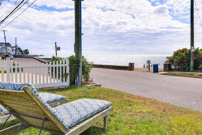 Beachfront, Dog-Friendly Milford Getaway with Yard!