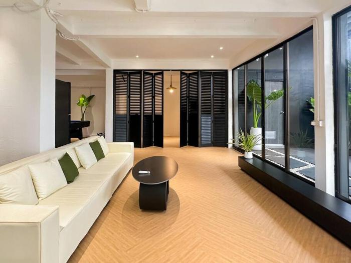 曼谷市中心素坤逸四卧别墅---牛仔街附近