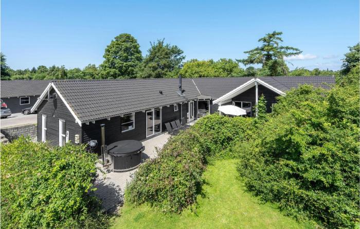 Lovely Home In Tisvildeleje With Sauna