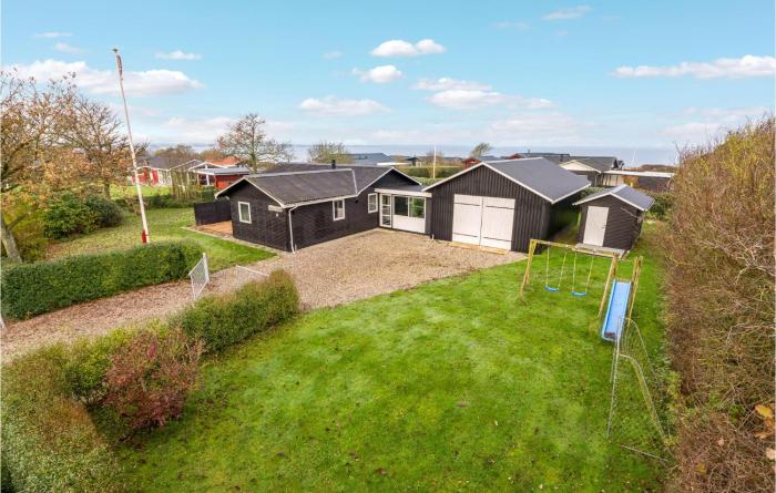 4 Bedroom Cozy Home In Vinderup