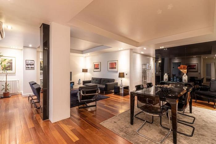 Chiado Deluxe Modern Feel 3 BR Apartment