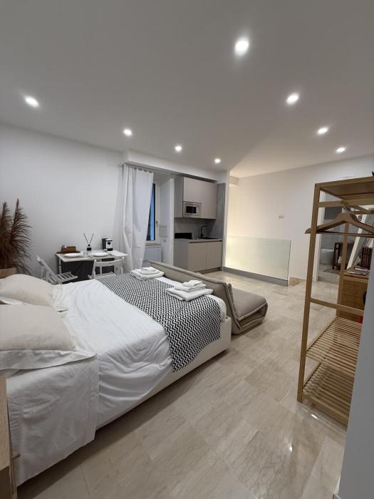 HV Suites TRIBUNALIUM