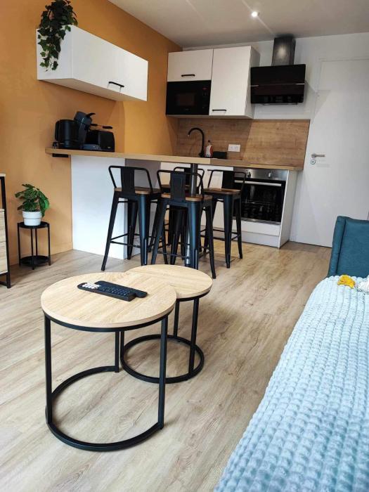 Studio 15, proche rue piétonne et plage