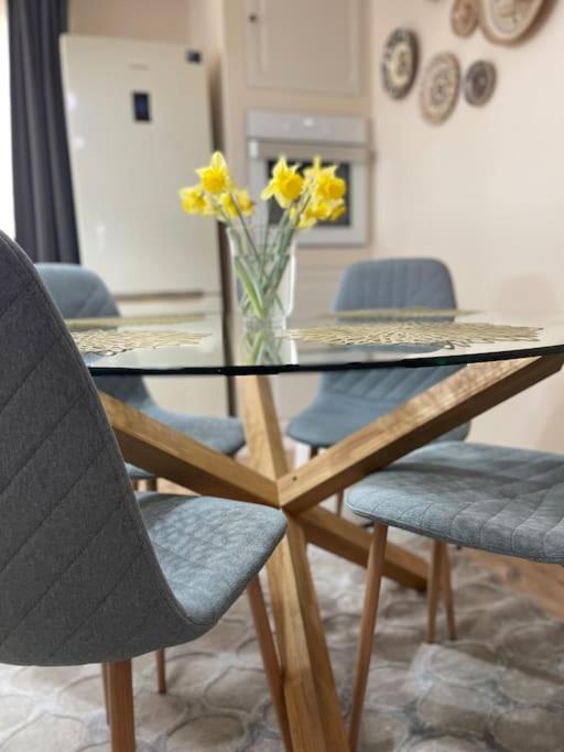 Apartament utilat cu parcare privata