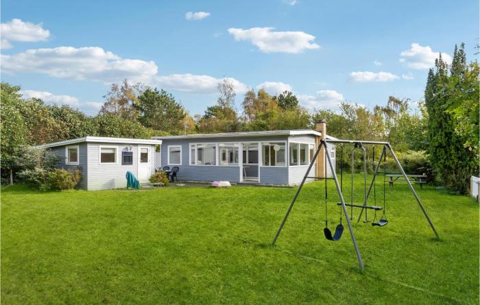 4 Bedroom Lovely Home In Sjællands Odde