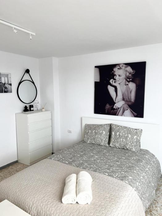 Lovely 2 Bedroom with Balcony