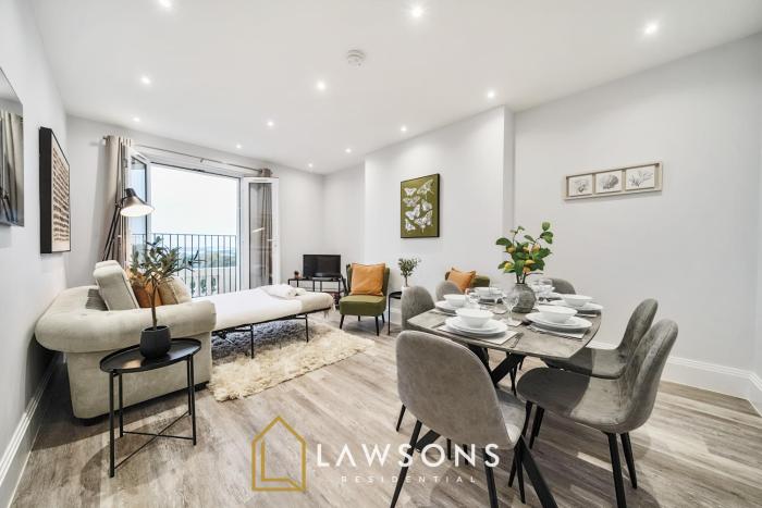 3-Bed With Sea Views- Contractors Welcome