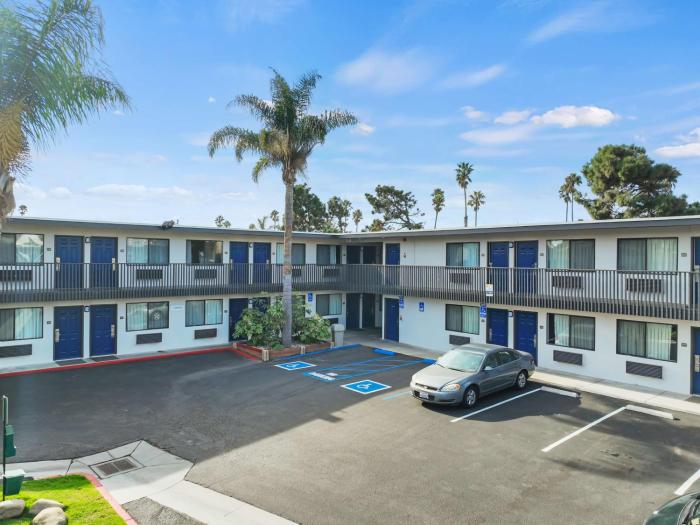 Motel 6-Ventura, CA - Beach