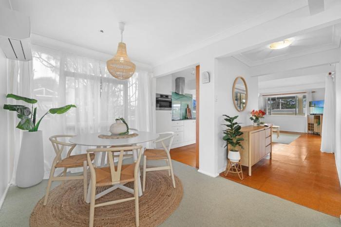 Vincentia Beach Bungalow Your Coastal Escape