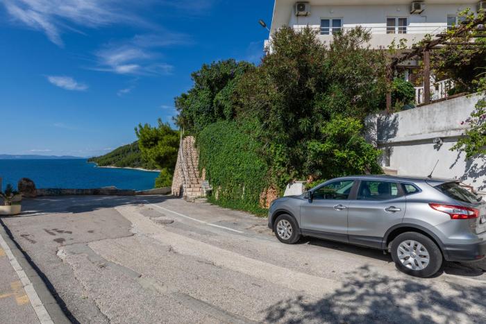 Apartments by the sea Igrane, Makarska - 22690