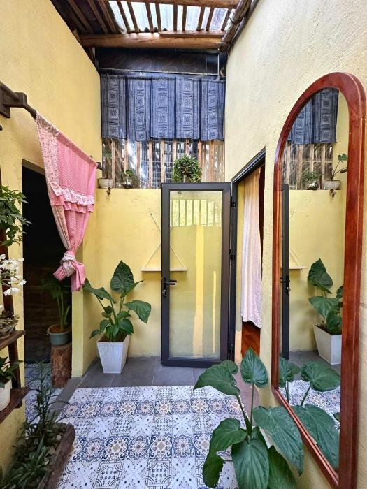 Maison de Hill Home
