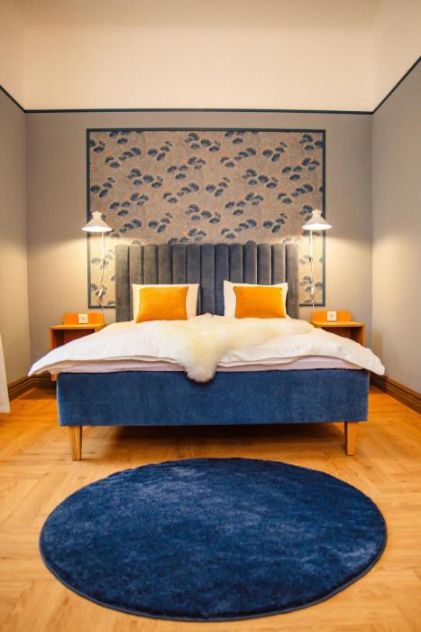 Livonia Central Apartments