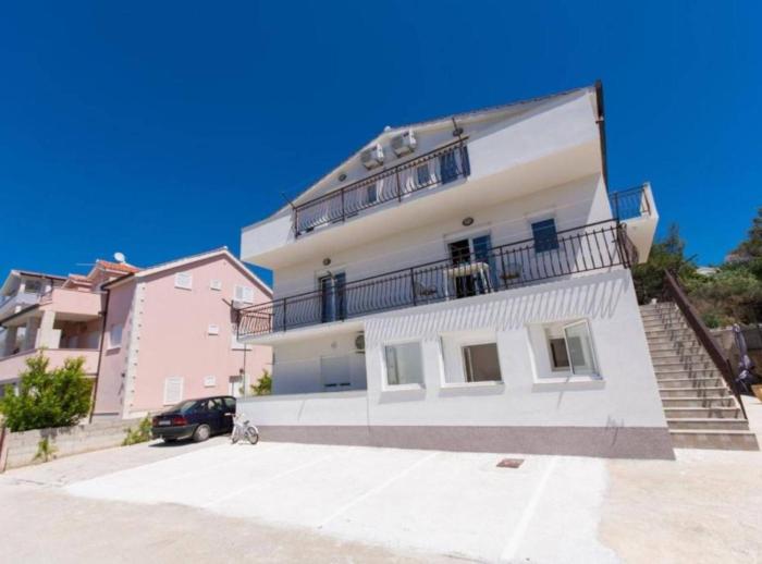 Seaside Okrug Gornji Apartment with Terrace and Patio