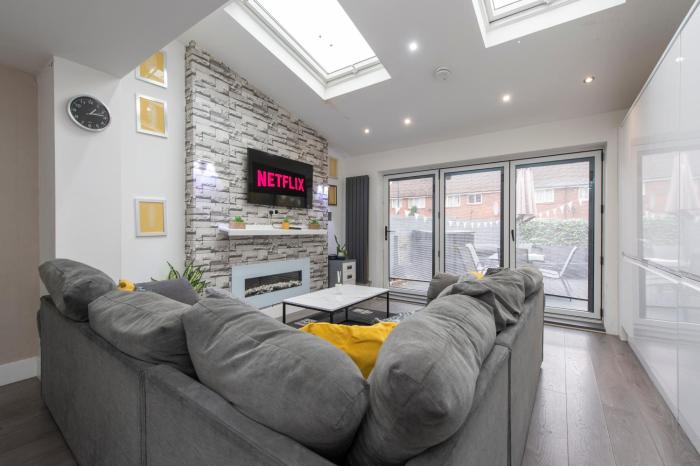 Peckham Large 2 Bath Home with Parking & Garden